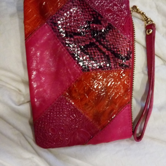 662) 2 womens wallets and 2 Make up bags. Liz Claiborne - Picture 4 of 8